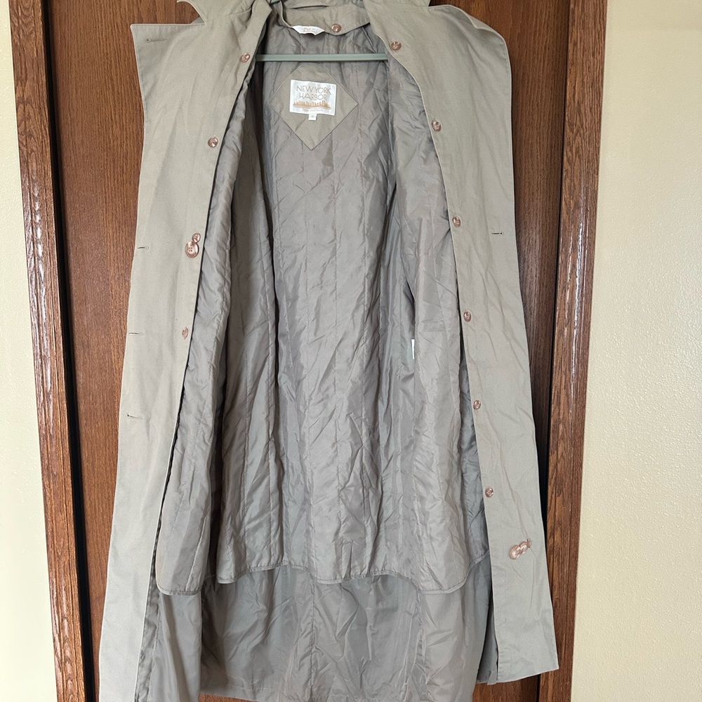 Classic Tan Trench Coat - Picture 5 of 14